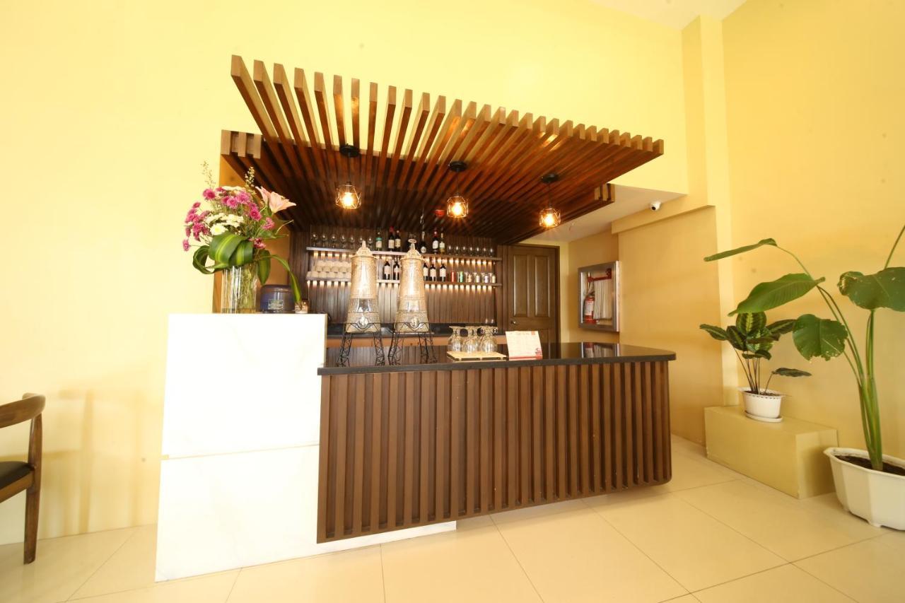 Via Appia Tagaytay Hotel Tagaytay City Kültér fotó